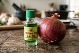 Nhỏ vài giọt dầu gió vào hành tây, rắc rối cực lớn trong nhà biến mất tức thì!