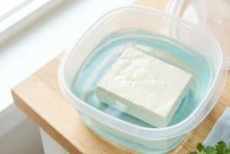 Cách bảo quản đậu phụ cả tuần vẫn thơm ngon, không bị chua