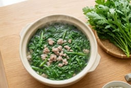 Vào mùa thu đông, có 3 nhóm người nên ăn rau cải cúc (tần ô)