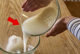 Tại sao bạn không nên đổ nước vo gạo xuống cống?