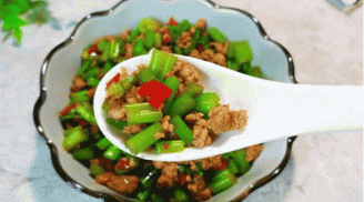 Thích ăn cần tây nhưng xào hay bị dai mất vị, bỏ túi ngay mẹo đơn giản này