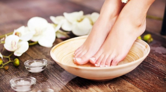 Thời tiết hanh khô cứ làm theo cách này, đảm bảo gót chân mịn màng, không lo nứt nẻ