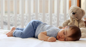 Cho trẻ ngủ đúng vào khung giờ này để não bộ phát triển, chiều cao tăng mạnh