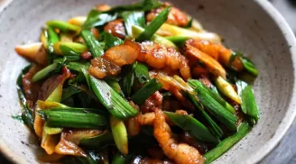 Làm món thịt rang cháy cạnh với nguyên liệu này đảm bảo ngon và bổ hơn hẳn