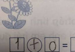 Bài toán đếm con ong: Con giải '1+0=1' bà mẹ khăng khăng gạch đi, nghe lời giải thích hóa ra lại hợp lý phết!
