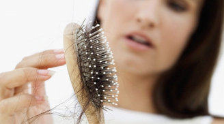 Rụng tóc hóa ra không phải do thiếu chất mà do dư thừa loại vitamin này