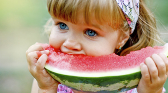 6 loại quả người lớn 'thích mê' nhưng chớ nên cho bé ăn nhiều