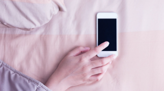 Cài báo thức trên điện thoại tưởng tiện lợi nào ngờ mang tới 5 tác hại cho sức khỏe