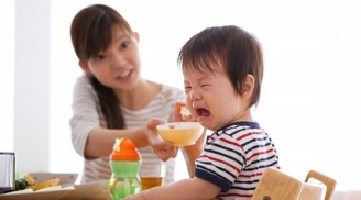 Bố mẹ làm việc này tưởng yêu con nhưng thực chất đang 'dạy hư' trẻ