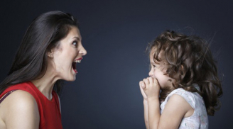 Chuyên gia cảnh báo: 3 thói quen “vô tư” của cha mẹ dẫn tới hành vi tiêu cực, hỗn hào của trẻ