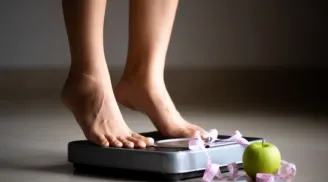 5 thói quen khiến chị em cực khó giảm cân dù ăn rất ít: 90% dân văn phòng đều phạm phải