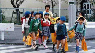 4 tuyệt chiêu của cha mẹ Nhật giúp dạy con thành đứa trẻ tự lập, ham học hỏi