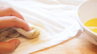 Mẹo vặt đơn giản giúp tẩy sạch 8 vết bẩn cứng đầu trên quần áo