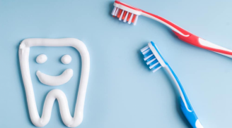 Bóp kem đánh răng ra giấy rồi xoa thành hình tròn, thấy dấu hiệu này thì đừng có mua mà thêm hại