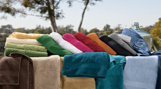 Cho quả bóng tennis vào giặt cùng khăn tắm, bạn sẽ bất ngờ về hiệu quả