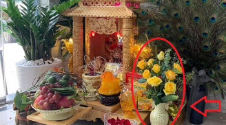 Dâng hao cúng đầu tháng: Chớ dại gì mà đặt 3 loại hoa này trên bàn thờ, dễ 'mất lòng' thần Tài