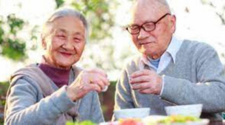 Về già đừng trông mong vào con cái, 3 điều sau đây mới là chỗ dựa cho bạn