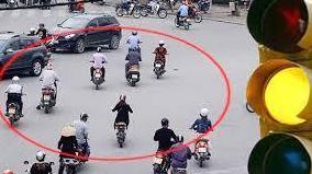 Những trường hợp người dân vượt đèn đỏ mà không bị CSGT thổi phạt