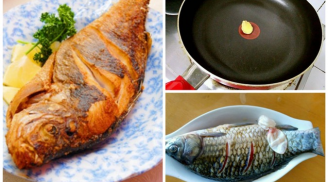 Đầu bếp tiết lộ: Rán cá đừng chỉ dùng dầu ăn, thêm 1 thứ vào chảo, cá vàng ruộm, không lo bắn dầu