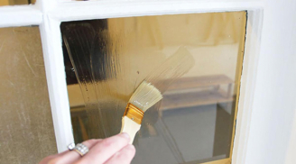 Nồm ẩm khiến cửa kính đọng nước, chỉ với nguyên liệu rẻ tiền này có thể khắc phục hiệu quả