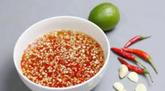 Pha nước mắm chua ngọt nếu muốn tỏi ớt nổi lên 100% thì đây là bí quyết chị em cần ghi nhớ