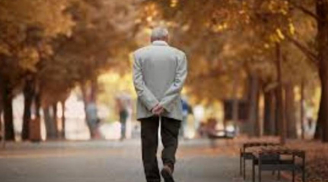 Đến ngưỡng 50 dù giàu hay nghèo nhất định phải nắm chắc '2 quân bài' trong tay mới sống yên ổn đến già