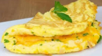 Rán trứng đừng đổ luôn vào chảo dầu, thêm thứ này vào trứng xốp mịn, nở phồng gấp 3