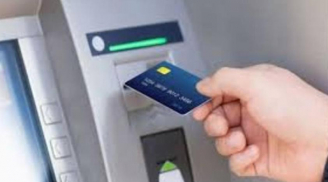 Rút tiền ở cây ATM bị nuốt thẻ chỉ cần nhấn một nút này là lấy lại dễ dàng, không sợ mất thẻ