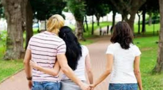 Đàn ông lúc nghèo thì chung thủy mà khi có tiền lại thay lòng đổi dạ, muốn 'đổi vợ', tại sao?