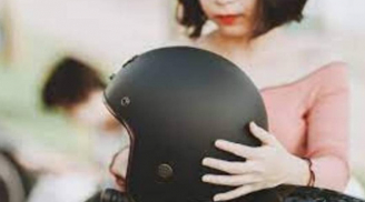 Tóc bết khi đội mũ bảo hiểm vào mùa hè: Chỉ cần xịt thứ này, tóc vào nếp, cả nam và nữ cần biết