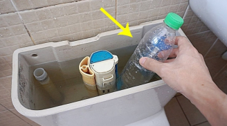 Đặt chai nhựa vào bể chứa nước của bồn cầu, lợi ích to lớn, nhà nào cũng nên áp dụng
