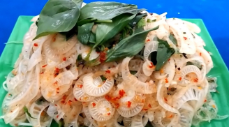 Phần “quý hơn vàng” của cây chuối, trước chỉ cho lợn ăn, nay thái ra làm nộm vừa ngon vừa bổ