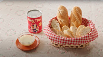 Bánh mì chấm sữa đặc- tự hào văn hóa ẩm thực Việt