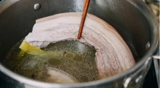 Sai lầm tai hại khi luộc thịt, 90% bà nội trợ mắc phải