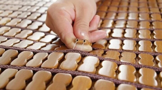 Mẹo hay làm sạch chiếu trúc không cần dùng đến nước, 10 phút là bong hết bụi bẩn