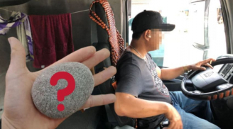 Vì sao nhiều tài xế đường dài luôn mang một viên sỏi bên cạnh?