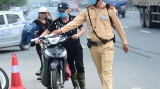 3 lỗi khi lái xe máy chỉ bị nhắc nhở, CSGT không thổi phạt, là lỗi gì?