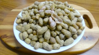 Luộc lạc đừng cho muối, thêm thứ này vào lạc mềm ngọt gấp 3 lần