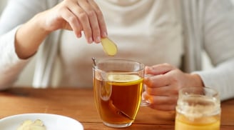 Pha cốc nước gừng theo cách này: Mất ngủ lâu năm uống vào khác hẳn