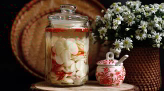 Mẹo ngâm tỏi giòn ngon - trắng đẹp, ai cũng làm được