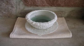 Đặt bát nước này vào góc nhà, tiền tài đua nhau tụ lại