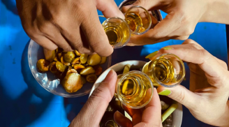 Uống 1 chén rượu, một cốc bia bao lâu nồng độ cồn về 0?