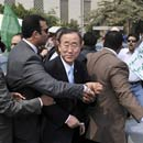 Tổng thư ký LHQ bị người ủng hộ Gadhafi chặn đường