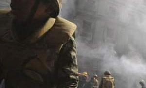 Bộ nội vụ Ai Cập cháy ngùn ngụt giữa vòng vây biểu tình