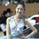 Á hậu Hàn đài các vô song tại Seoul Autoshow 2011
