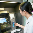 Phí ATM đắt quá người dùng sẽ tẩy chay?