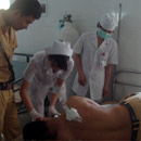 Một CSGT Hà Nội bị đâm bằng dao chọc tiết lợn