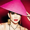Jennifer Lopez bí ẩn với nón lá Việt Nam