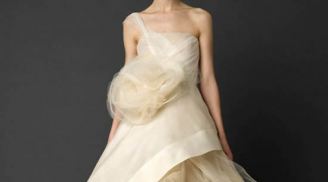 Vera Wang 2012: Tình yêu làm nên những bộ váy cưới ngọt ngào
