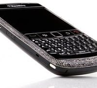 Điện thoại BlackBerry kim cương đen đầy mê hoặc